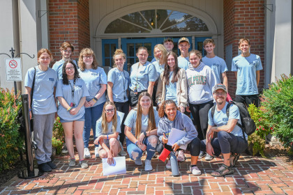 First-Year Students participate in Service Plunge Fall 2022 during New Student Experience weekend in corporation with the Appalachian Cen...