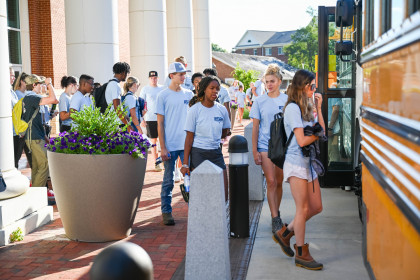 First-Year Students participate in Service Plunge Fall 2022 during New Student Experience weekend in corporation with the Appalachian Cen...